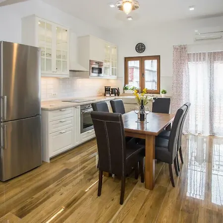 Exclusive Magnolia Poreč